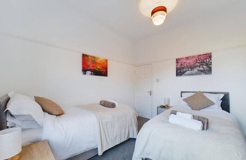 Hull Haus | Home near Hull City Centre - Walk to the Deep