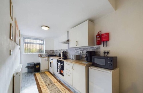 Hull Haus | Home near Hull City Centre - Walk to the Deep