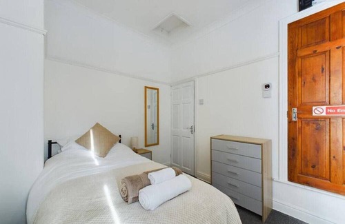 Hull Haus | Home near Hull City Centre - Walk to the Deep