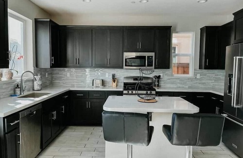 Pittsburg Haus | New & Big is better! Just listed