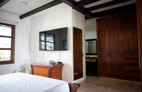 Yotoco Skihütte | Luxury Chalet 10 Minutes from Lago Calima