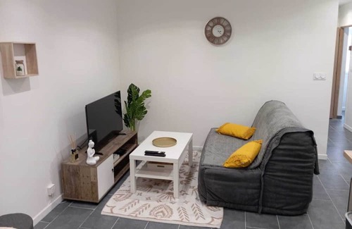 Vierzon Wohnung | "Le Cocooning" - Parking Gratuit - Arrivée Autonome