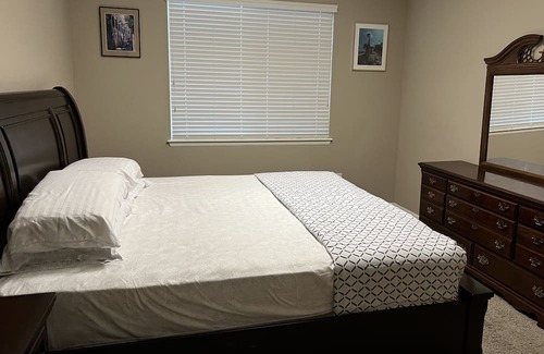 Brighton Haus | The Spacious Spruce: 4BR Retreat 17 min from DIA.