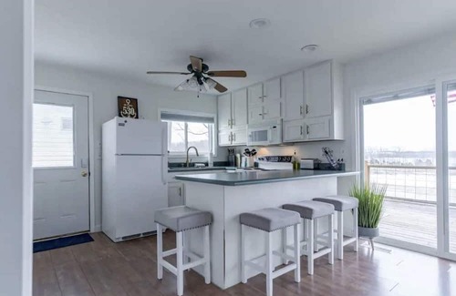 Falls of Rough Wohnung | Lakeview Haven: Lakeside Sanctuary at Fentress Rd!