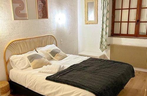 Thore-la-Rochette Hütte | Gite Thoré-la-Rochette, 5 bedrooms, 15 persons