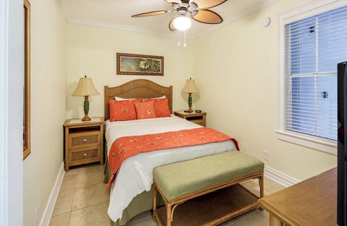 Old Town Resort | Ocean View w/ Private Beach & Pool 2 Bed/2 Bath Resort w/ free laundry July10-13