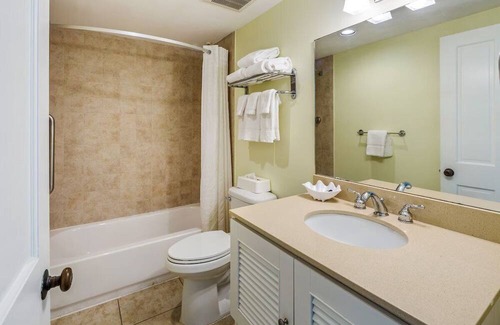 Old Town Resort | Ocean View w/ Private Beach & Pool 2 Bed/2 Bath Resort w/ free laundry July10-13