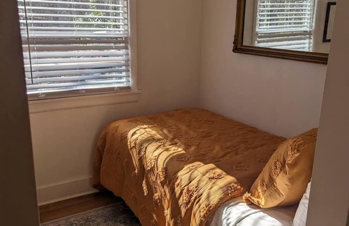 Bellevue Haus | The Charlotte- Modern Cabin Close to Downtown