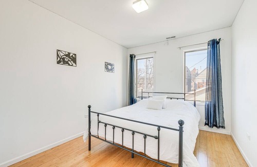 Bucktown Haus | Bright Chicago Home w/ Backyard < 5 Mi to Downtown