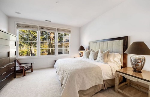 Carpinteria Haus | Stunning beachfront estate in the ultimate location in the Rincon Point!