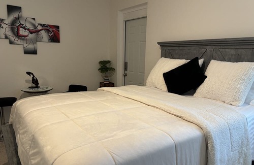 Glenwood Haus | Luxe Escape 3 mins from De Leon State Park