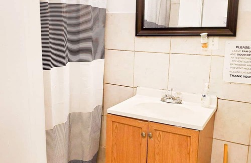 Ocean Hill Haus | Unique Cozy Footsteps away from Subway.