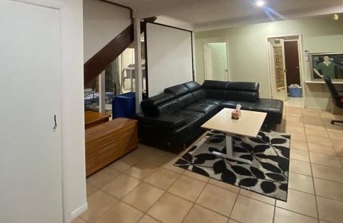 Cannonvale Wohnung | Spacious granny flat on the ground floor, close to shops, beaches, town centre.