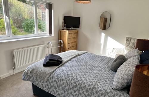 Corfe Haus | Impeccable 4-Bed House in Bournemouth