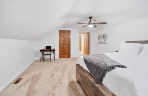 Fort Wayne Haus | Spacious Home near Parkview and Dupont Hospital