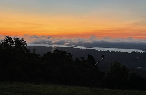 Grant Villa | Cozy and private villa overlooking Lake Guntersville