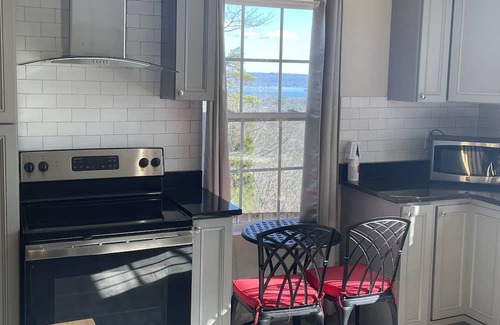 Grant Villa | Cozy and private villa overlooking Lake Guntersville