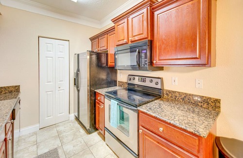 Gateway Eigentumswohnung | Fort Myers Condo w/ Screened Patio & Pool Access!