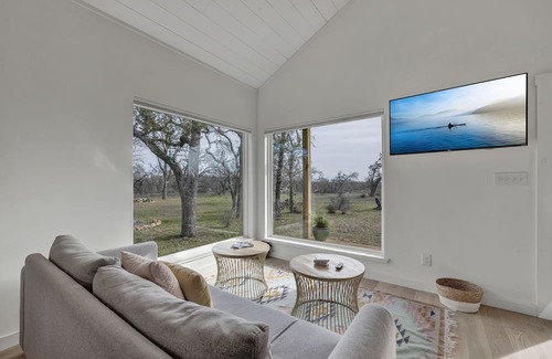 Stonewall Haus | Casa De La Paz Amazing views with Firepit
