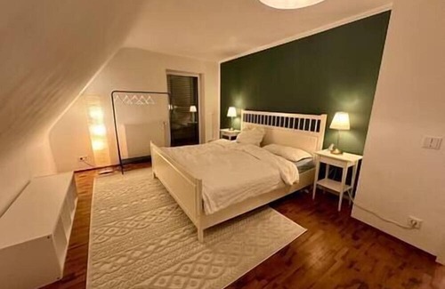 Alt-Muhlburg Wohnung | 77m² - 3 Zi Modern Zentrum Küche Dachterrasse Wlan