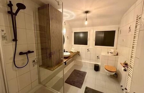 Alt-Muhlburg Wohnung | 77m² - 3 Zi Modern Zentrum Küche Dachterrasse Wlan