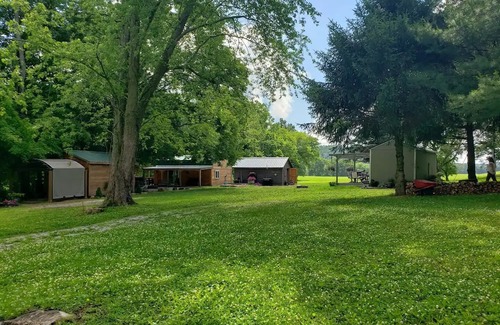 Blissfield Kabine | CreekSide Cabins-group of 3or2- all family/friends!