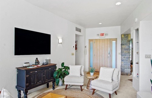 Tipp City Resort | Harmony Farm Modern Loft Nature Retreat. Waterfront views w/ resort amenities!