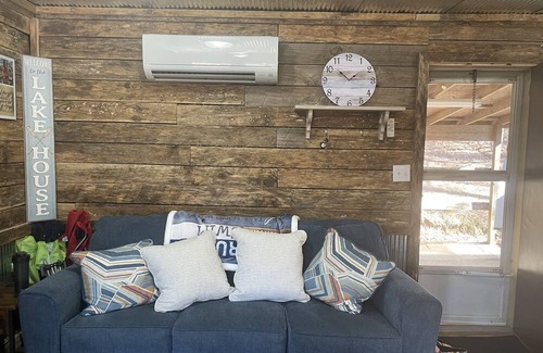 Tie Plant Kabine | Rustic Lake-house Cabin in the heart of Grenada Lake. 1.5 miles to boat landing.