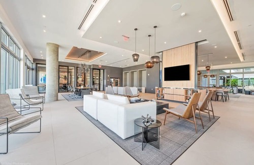 Ludlam Eigentumswohnung | Brand New 1 Bdrm Condo, Best Pinecrest Building