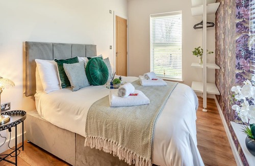 Coed-Y-Paen Hütte | 2 bedroom accommodation in Usk