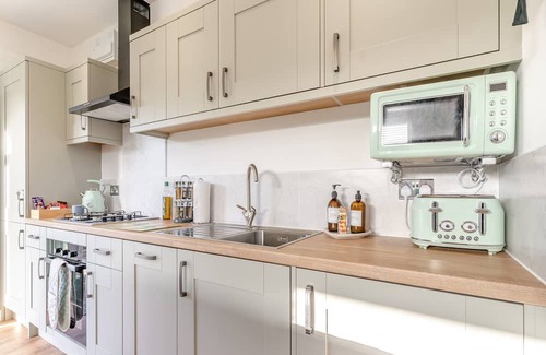 Coed-Y-Paen Hütte | 2 bedroom accommodation in Usk