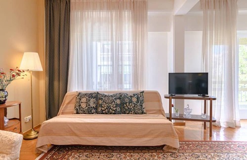 Filopappou Wohnung | Comfy & Sunny flat w/h balcony@center up to 8ppl