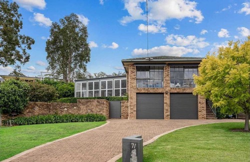 Lake Macquarie City Council Haus | Entire House Lakeside, panoramic water views, private Pool, 500m to boat ramp