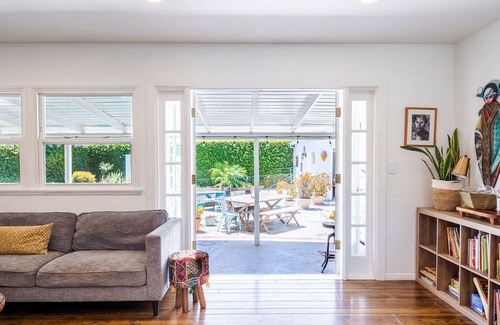 Los Angeles County Haus | Bright Family & Pet Friendly 3 Bedroom Pool Home