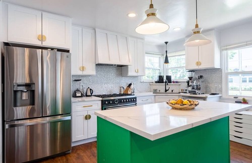 Los Angeles County Haus | Bright Family & Pet Friendly 3 Bedroom Pool Home