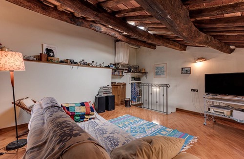 Pistoia Haus | Holiday Home 'Casetta Rossa Di Forra Al Pitta' with Mountain View, Private Garden and Wi-Fi