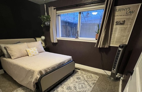 Lower Avenues Eigentumswohnung | Cozy Room in the SLC Avenues with Two Cats