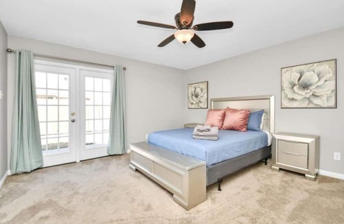 Iowa Colony Haus | $3500 Per/Mth, 4BRs, Gated Community