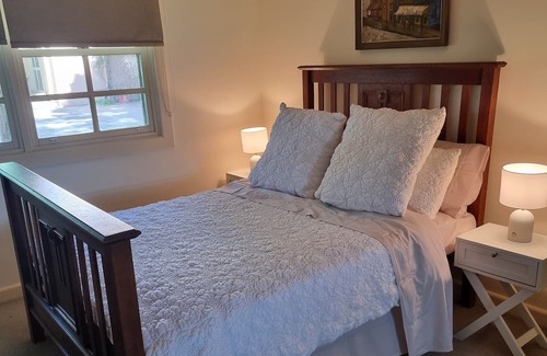 Freemans Reach Hütte | Come enjoy a farmstay at the historical Reibycroft Estate in Freemans Reach NSW.