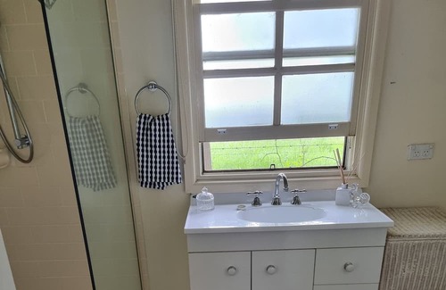 Freemans Reach Hütte | Come enjoy a farmstay at the historical Reibycroft Estate in Freemans Reach NSW.