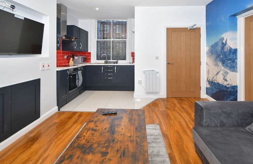 Burslem Wohnung | Stylish 2-bedroom apartment with TV,Wi-Fi and washer in Stoke-On-Trent.