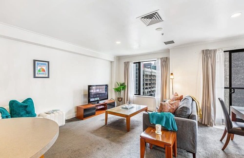 Northcote Wohnung | Spacious CBD Retreat: 1BR Queen St Gem!