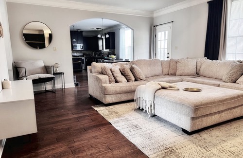 Gracewood Haus | NEW l Unique l Modern l Cozy