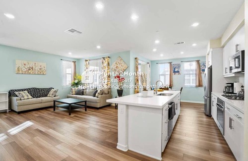 Chino Haus | The Palace on Traveller #41405