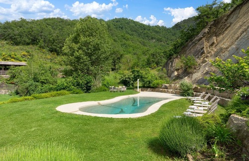 Firenzuola Villa | Rustic villa Torre delle Rose in Umbria