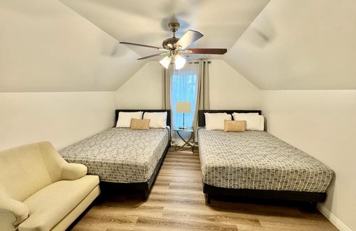 Walnut Grove Haus | 5BR 3 BA over 2,800 sq ft in the heart of Cordova