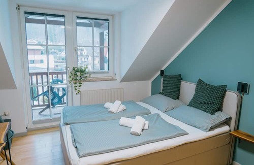 Groedig Wohnung | Apartment 9 with balcony and in view of Untersberg