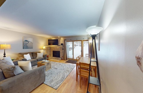 Mendon Eigentumswohnung | Gateway Comfort - 2 BR Rustic Condo in Mendon