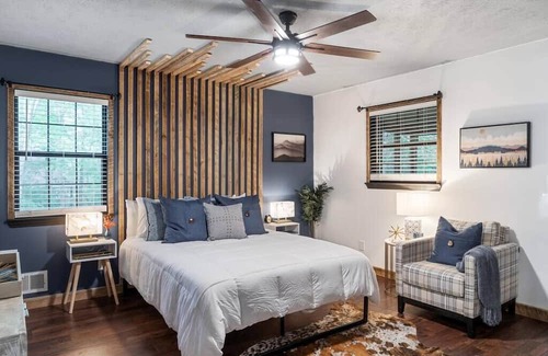 Eagle Mountain Haus | New Cabin in Mtn Community Hot Tub Fire Pit