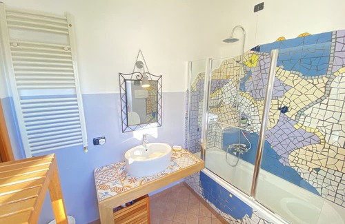 Trezzano Rosa Haus | The Discography, Elegant and Spacious for Groups